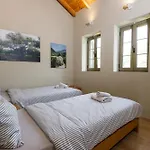 Semesterbostad Spiti-manolis