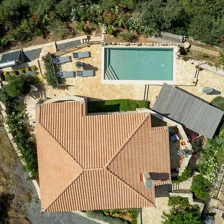 Spiti-manolis * Lévktron