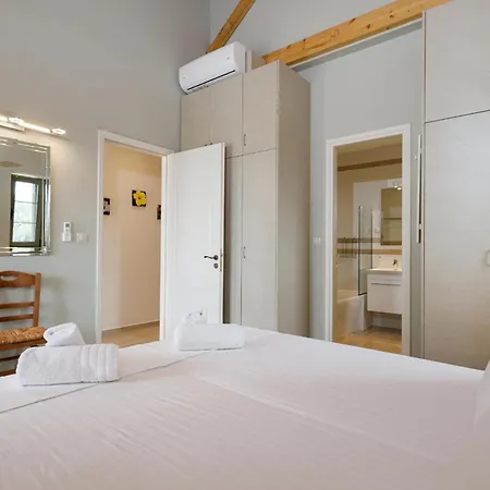 Spiti-manolis Lévktron