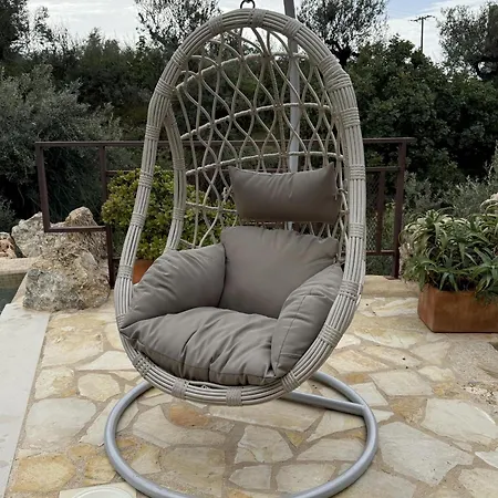 Spiti-manolis * Lévktron