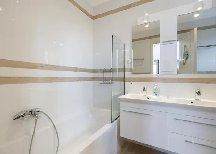 Spiti-manolis * Lévktron