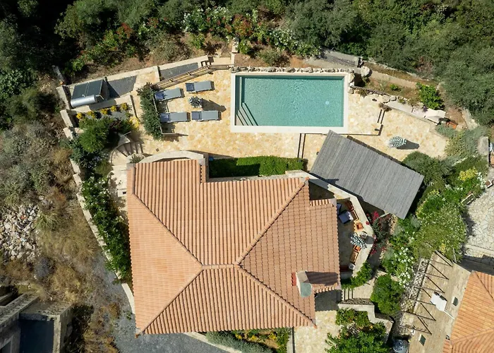 Spiti-manolis * Lévktron